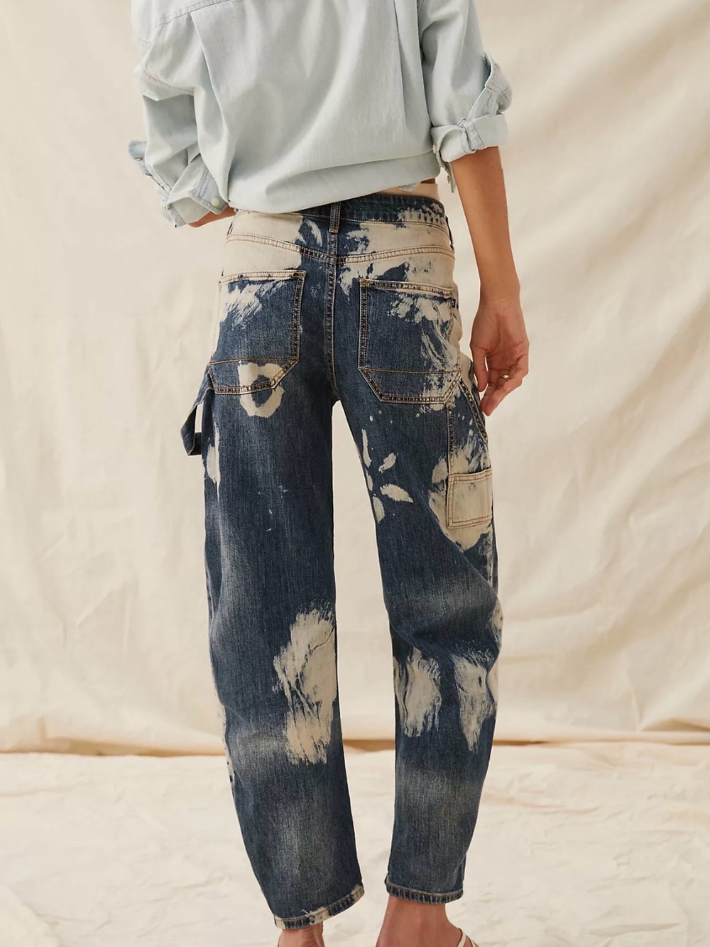 Anthro Pilcro The Bow Boyfriend Jeans Bleach Barrel Style Size 29 Fray Ankle - Picture 1 of 16